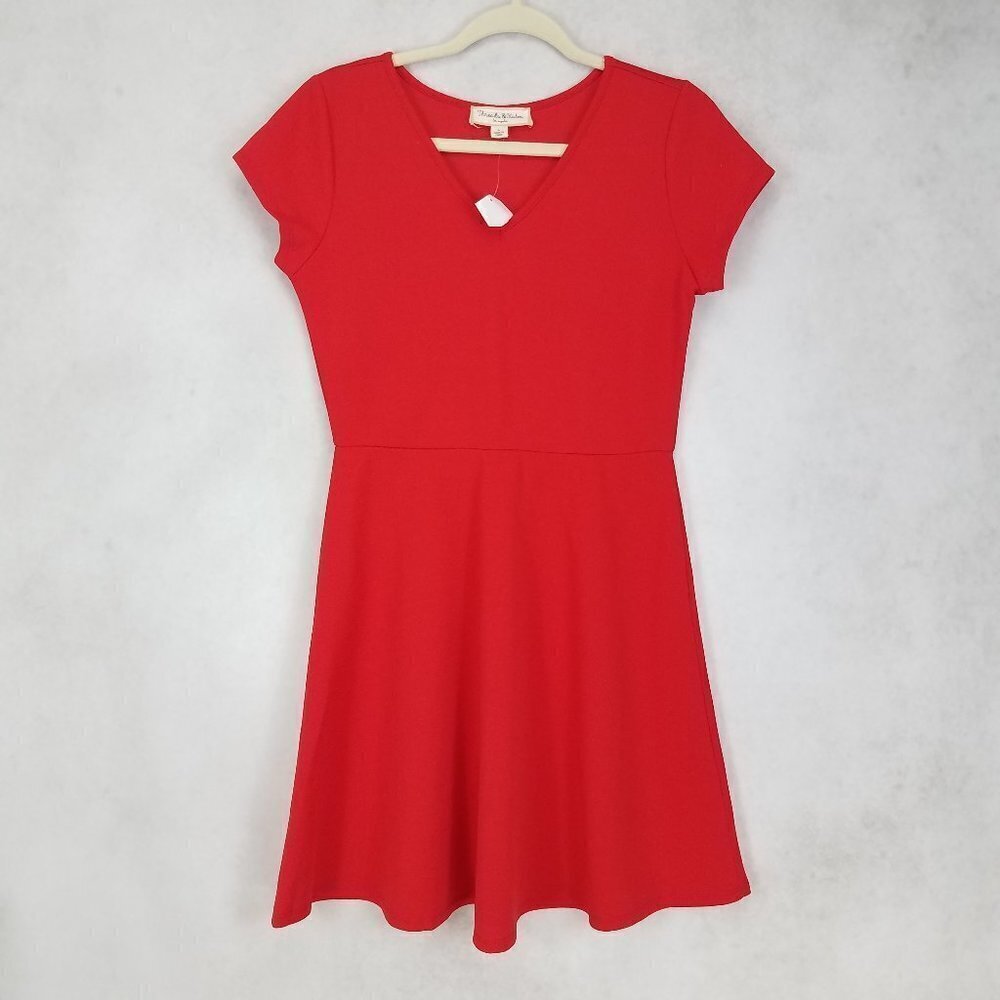 NEW Threads & States Size L Short Sleeve Mini Dress in Red NWT w flaw
